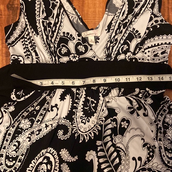 Black and white casual dress - Picture 6 of 6